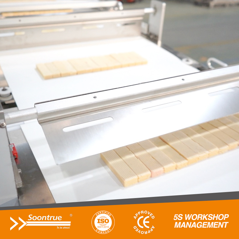 Automatic wafer packaging line